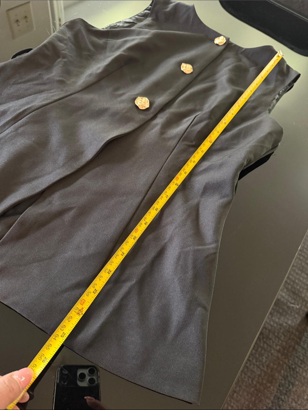 Black Sleeveless Buttoned Tailored Vest - Picture 5 of 11